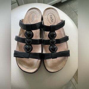 Taos Footwear Black Three-Strap Sandals